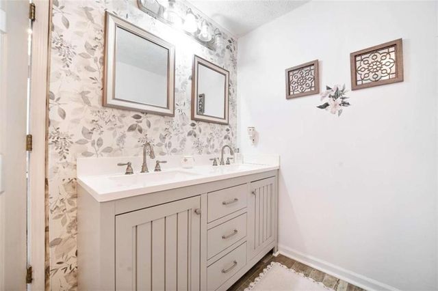 184 Glenn Eagles Way, Hiram, GA 30141