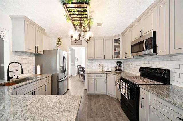 184 Glenn Eagles Way, Hiram, GA 30141