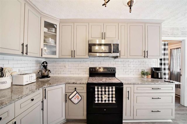 184 Glenn Eagles Way, Hiram, GA 30141