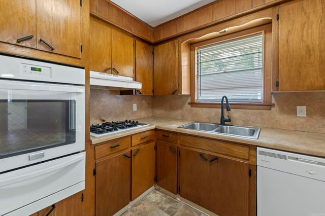 7801 McDaniel Drive, Little Rock, AR 72209