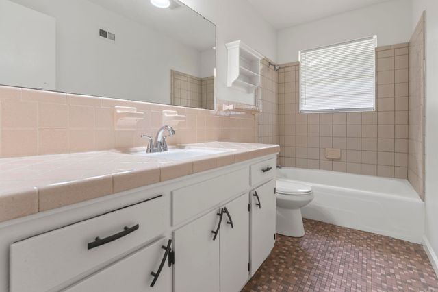 7801 McDaniel Drive, Little Rock, AR 72209