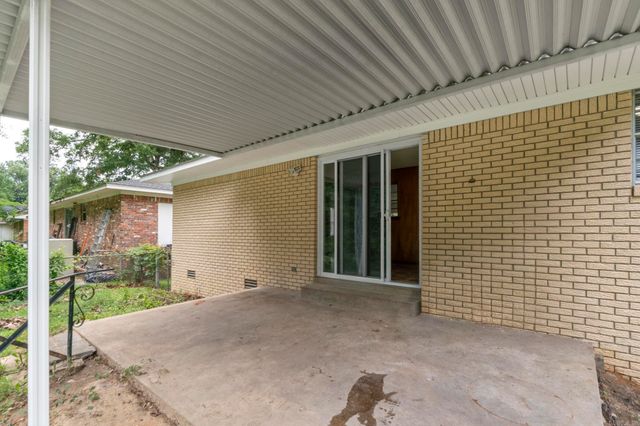 7801 McDaniel Drive, Little Rock, AR 72209