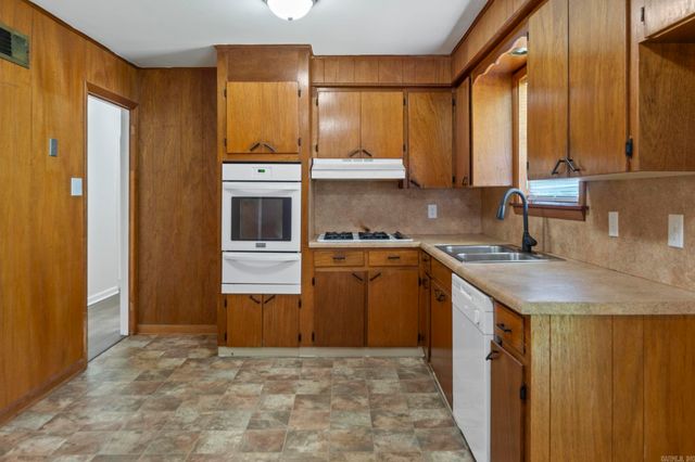 7801 McDaniel Drive, Little Rock, AR 72209