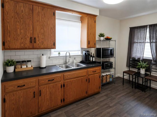 17220 Hanna Street, Melvindale, MI 48122