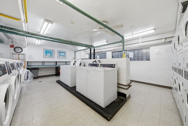 850 N Dewitt Place 9J, Chicago, IL 60611