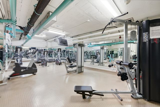 850 N Dewitt Place 9J, Chicago, IL 60611