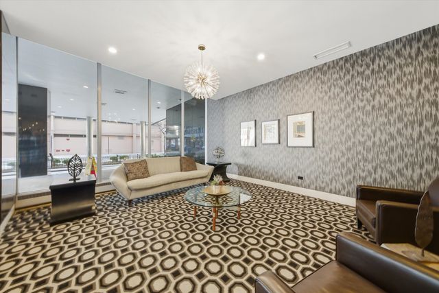 850 N Dewitt Place 9J, Chicago, IL 60611