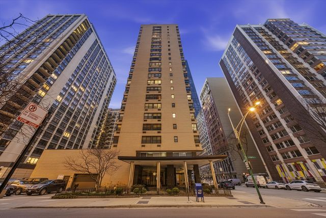 850 N Dewitt Place 9J, Chicago, IL 60611