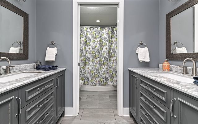 570 Steiner Bridge Road, Mars Boro, PA 16059