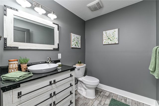 570 Steiner Bridge Road, Mars Boro, PA 16059