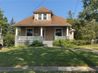 15911 Friend Avenue, Maple Heights, OH 44137