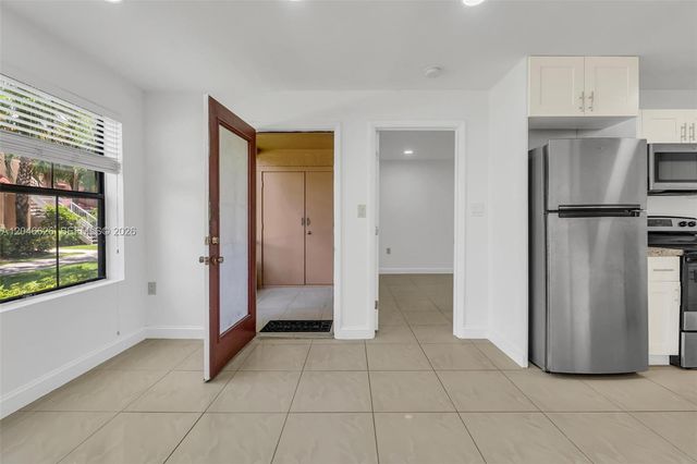 15560 SW 104th Ter 6112, Miami, FL 33196
