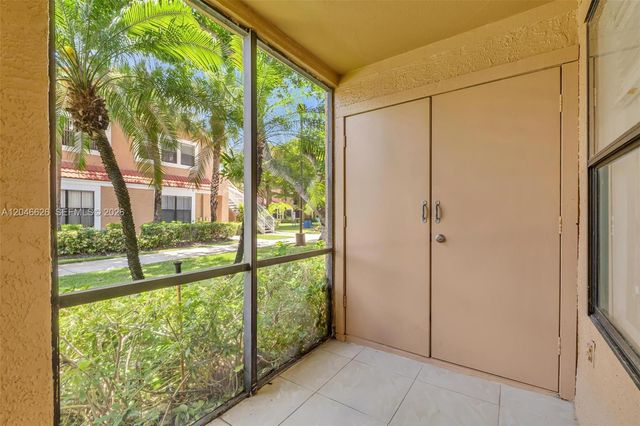 15560 SW 104th Ter 6112, Miami, FL 33196