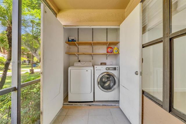 15560 SW 104th Ter 6112, Miami, FL 33196