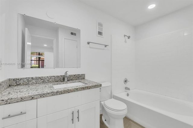 15560 SW 104th Ter 6112, Miami, FL 33196