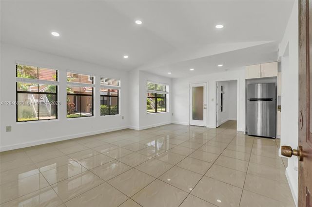 15560 SW 104th Ter 6112, Miami, FL 33196