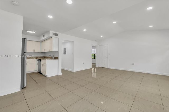 15560 SW 104th Ter 6112, Miami, FL 33196