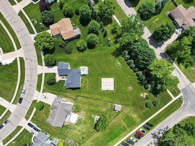 2033 Orchard Ridge Drive, Grand Rapids, MI 49534