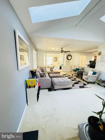 16108 KENNEDY ST, Woodbridge, VA 22191