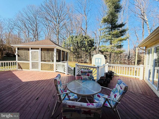 16108 KENNEDY ST, Woodbridge, VA 22191