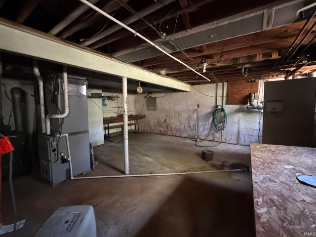 1401 Greenfield Road, Evansville, IN 47715