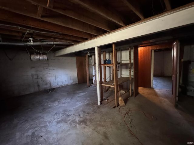 1401 Greenfield Road, Evansville, IN 47715