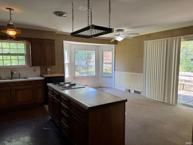 1401 Greenfield Road, Evansville, IN 47715