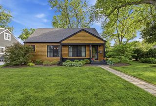607 E Frederick Street, Arlington Heights, IL 60004