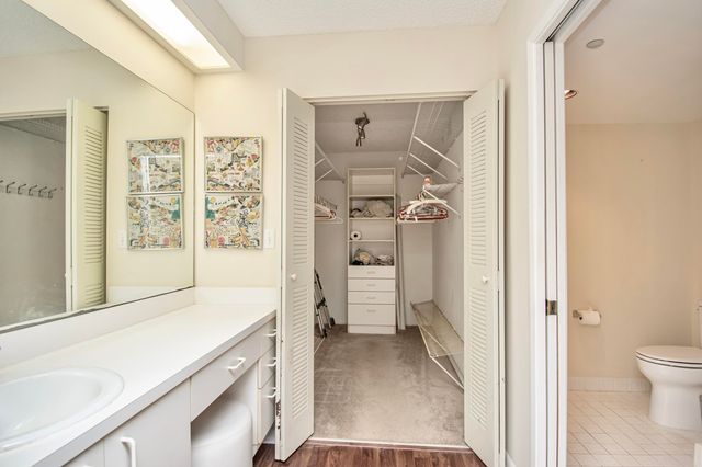 4734 Lucerne Lakes Boulevard E 301, Greenacres, FL 33467