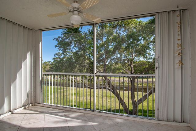 4734 Lucerne Lakes Boulevard E 301, Greenacres, FL 33467