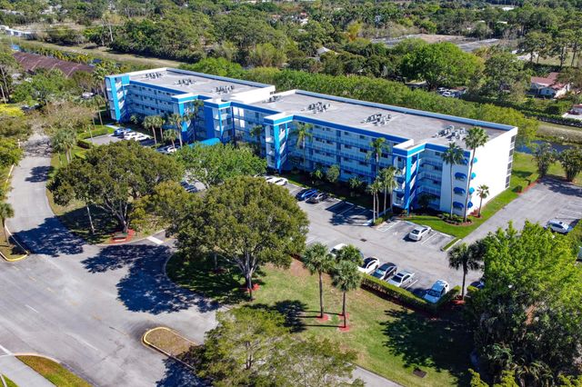 4734 Lucerne Lakes Boulevard E 301, Greenacres, FL 33467