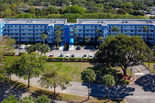 4734 Lucerne Lakes Boulevard E 301, Greenacres, FL 33467