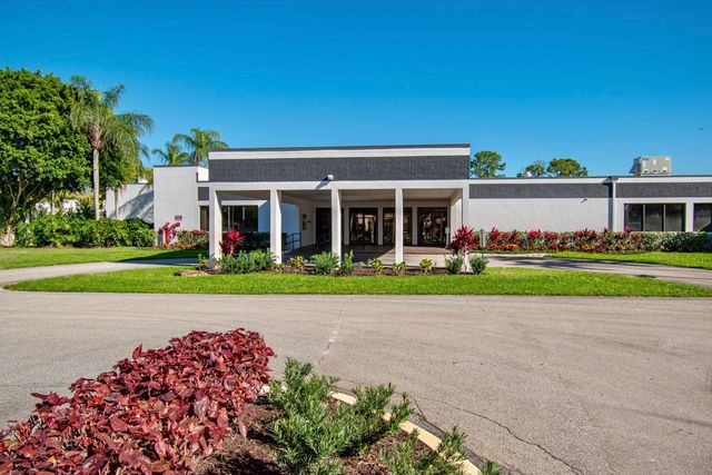 4734 Lucerne Lakes Boulevard E 301, Greenacres, FL 33467