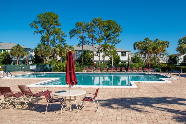 4734 Lucerne Lakes Boulevard E 301, Greenacres, FL 33467