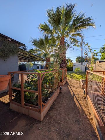 2812 N 24TH Place, Phoenix, AZ 85008