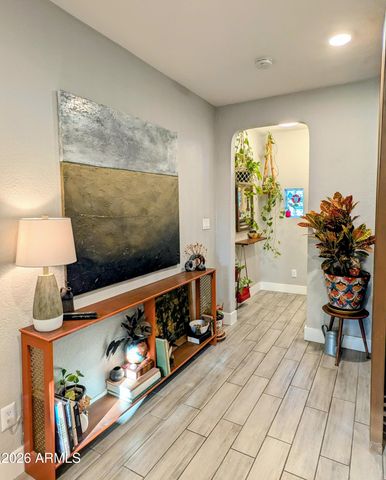 2812 N 24TH Place, Phoenix, AZ 85008