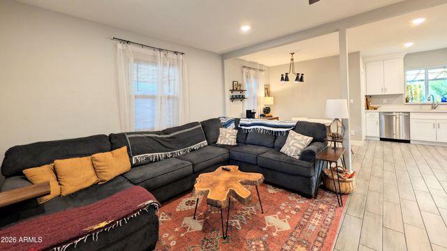 2812 N 24TH Place, Phoenix, AZ 85008