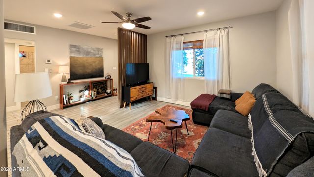 2812 N 24TH Place, Phoenix, AZ 85008