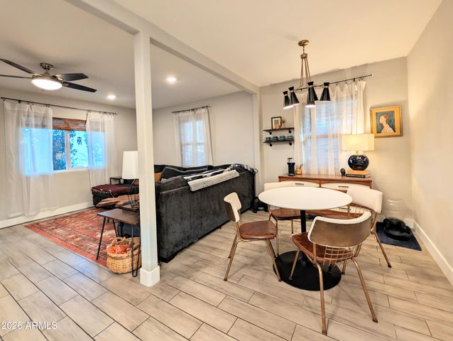 2812 N 24TH Place, Phoenix, AZ 85008