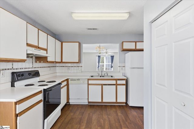 7 Hammett Grove Lane, Greer, SC 29650
