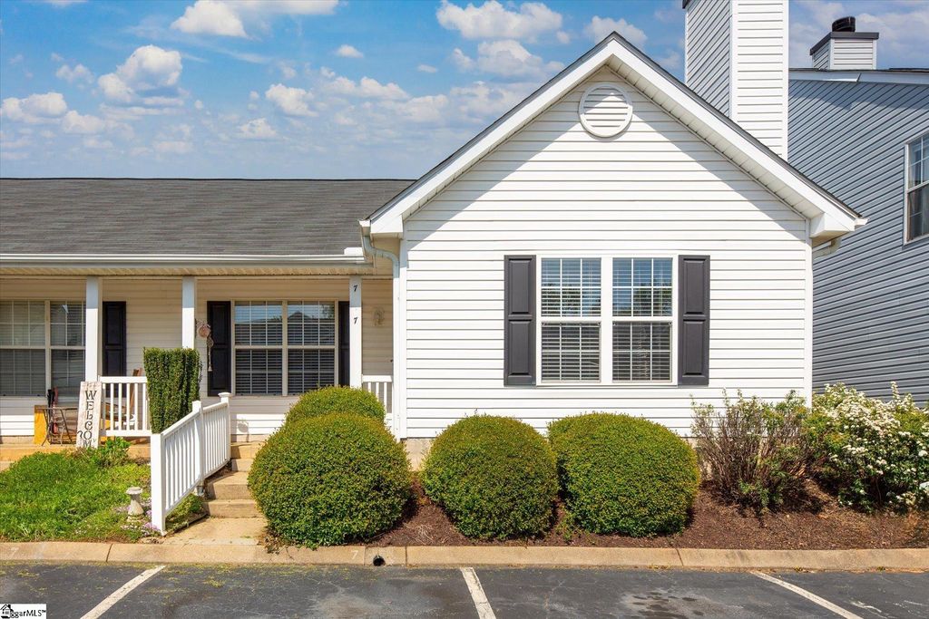 7 Hammett Grove Lane, Greer, SC 29650