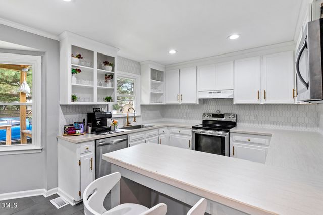 5809 Iris Lake Court, Raleigh, NC 27604