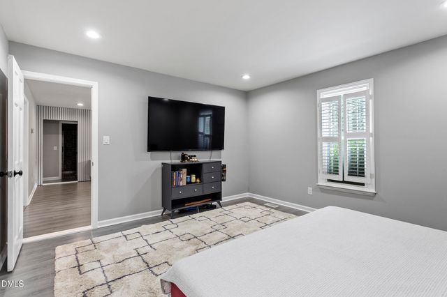 5809 Iris Lake Court, Raleigh, NC 27604