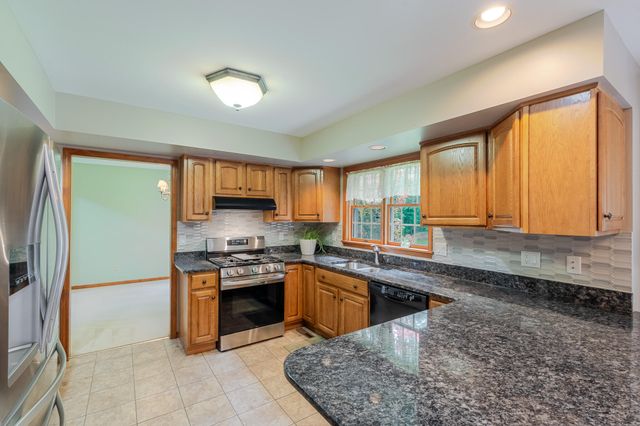 300 Sandpiper Drive, Chesterton, IN 46304
