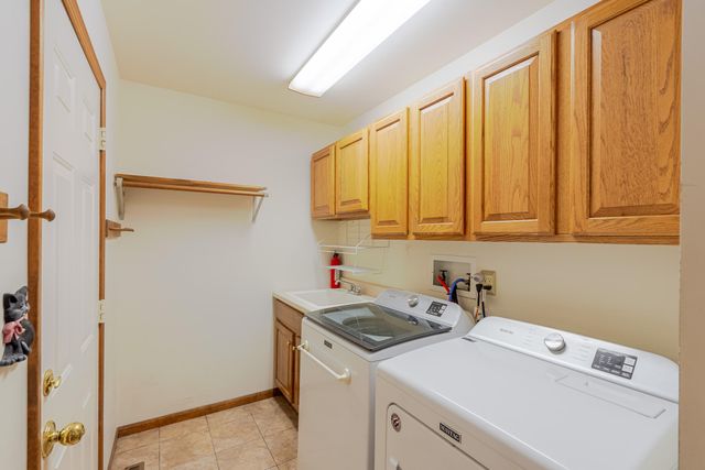 300 Sandpiper Drive, Chesterton, IN 46304