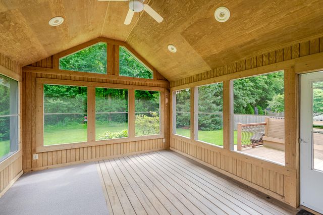 300 Sandpiper Drive, Chesterton, IN 46304