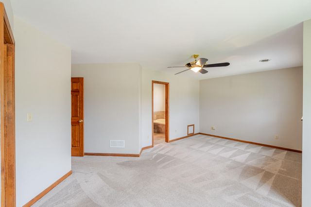 300 Sandpiper Drive, Chesterton, IN 46304