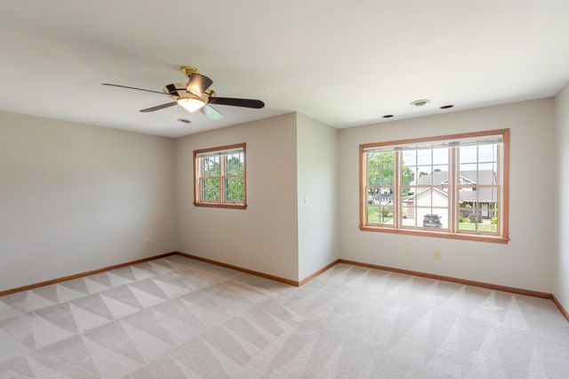 300 Sandpiper Drive, Chesterton, IN 46304
