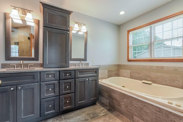 300 Sandpiper Drive, Chesterton, IN 46304