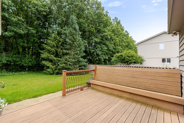 300 Sandpiper Drive, Chesterton, IN 46304